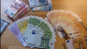 Krediti za pravna i fizička lica. Krediti za pravna i fizička lica.